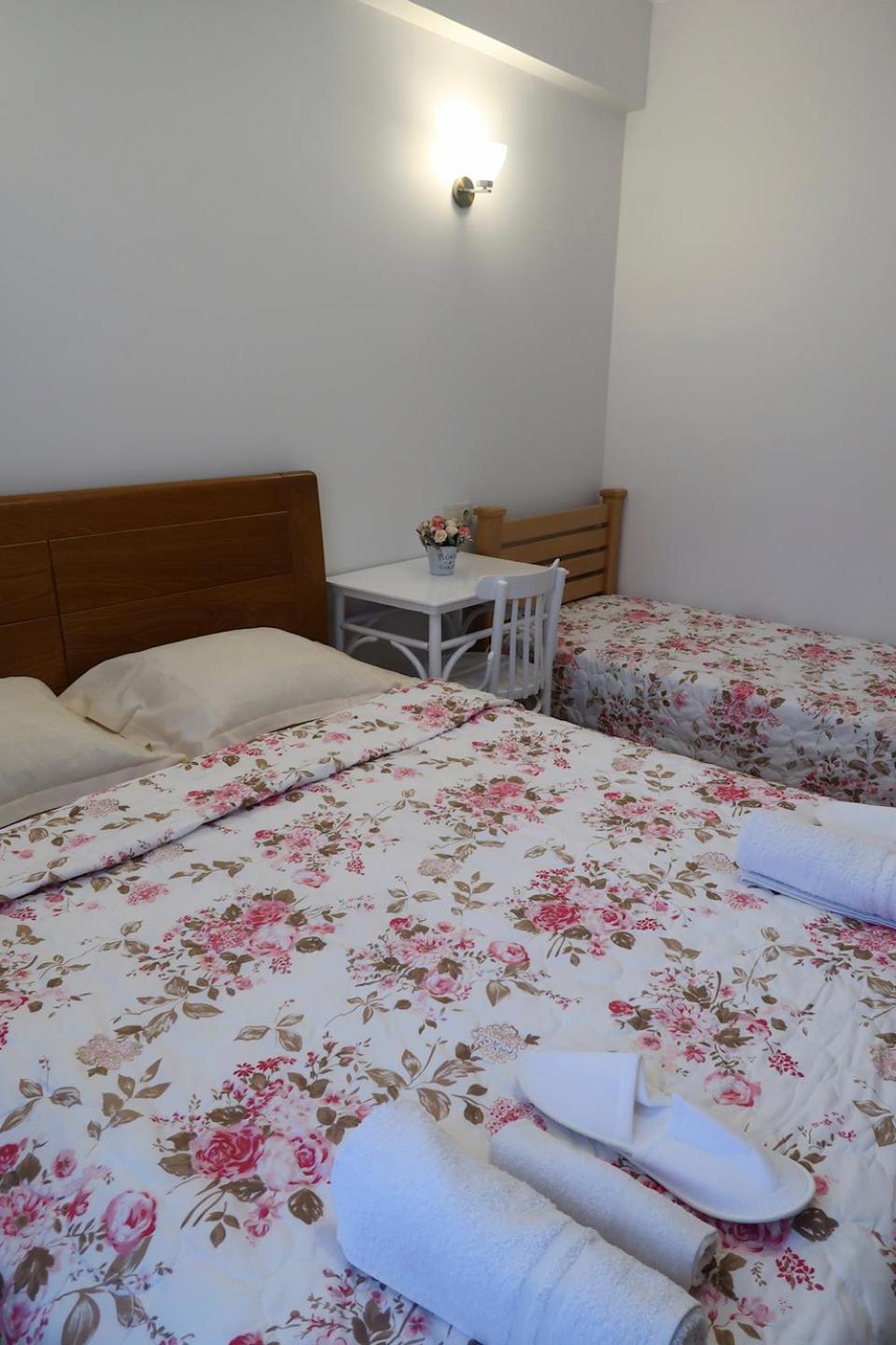Guest House Merci Тбилиси Экстерьер фото